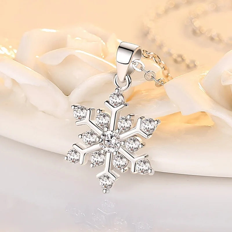 Dije Copo de Nieve Sencillo con Zirconias