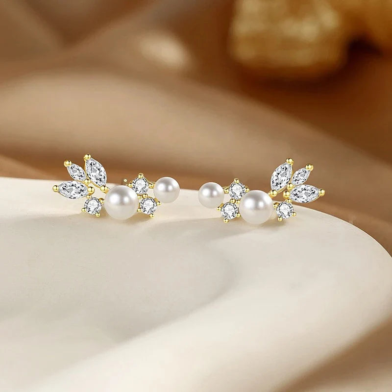 Aretes Hoja con Perla en Plateado o Dorado