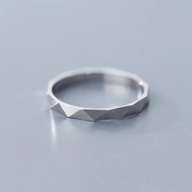 Anillo Triángulo Minimalista