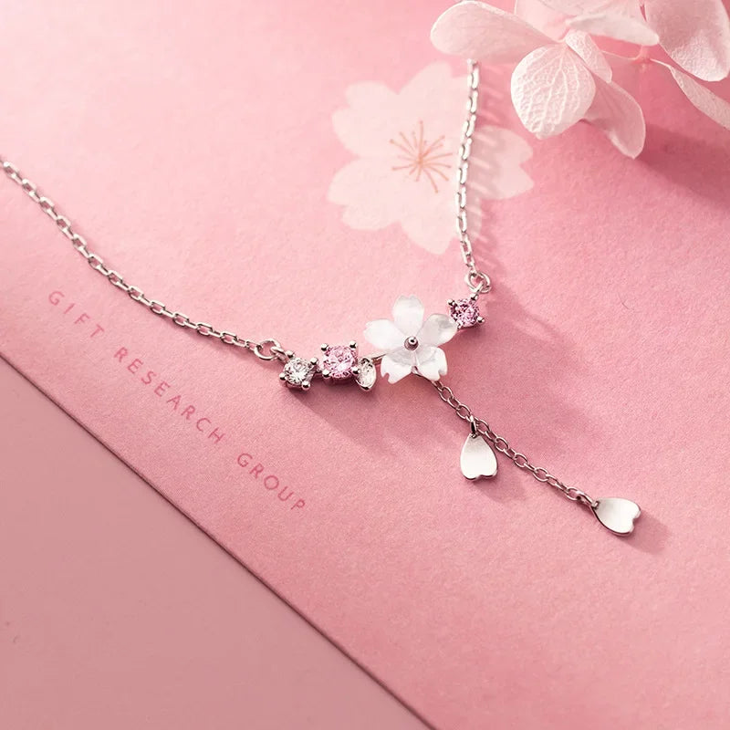 Collar Cadena de Flores y Corazón