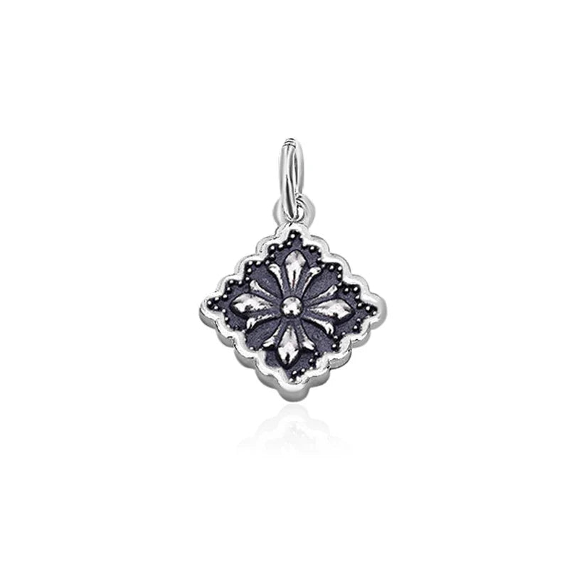 Dije Cuadrado con Cruz