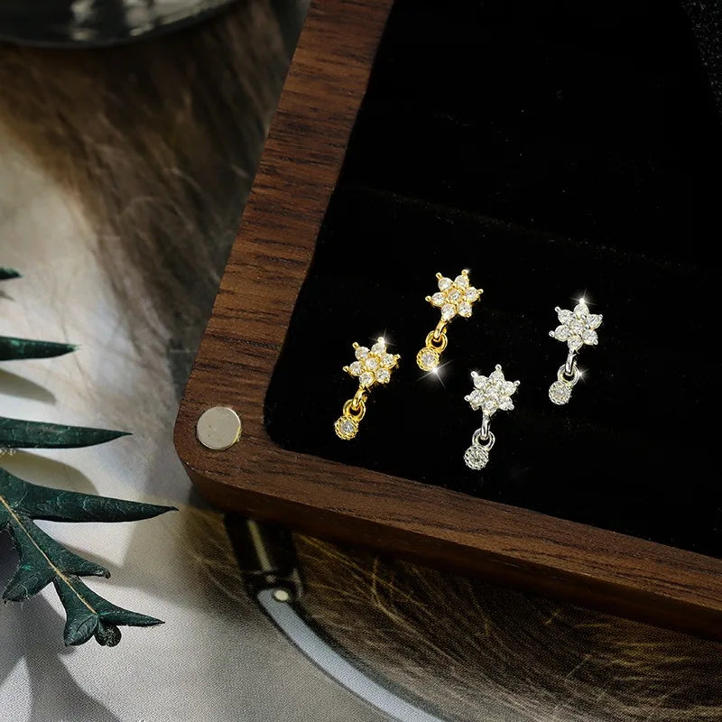Aretes Flor con Zirconias en Cuatro Estilos