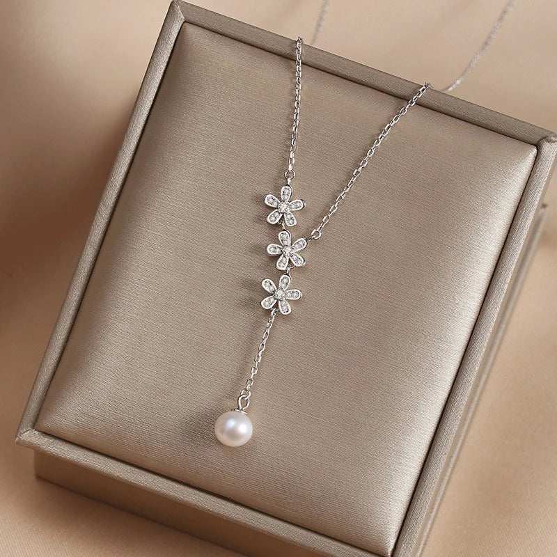 Collar Flor con Perla en Dos Modelos