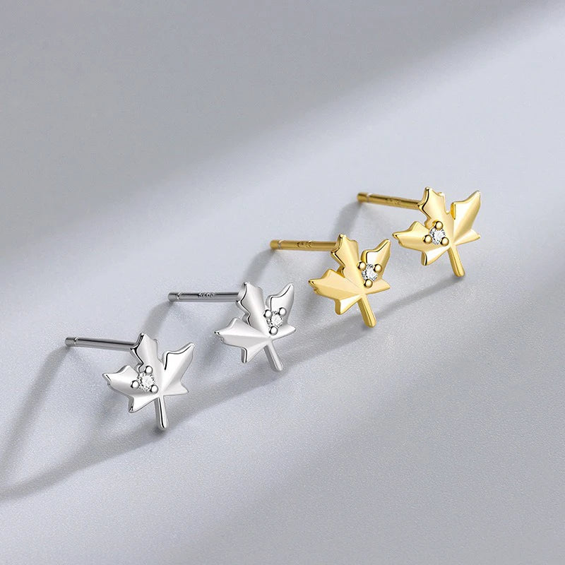 Aretes Hoja de Maple con Zirconias