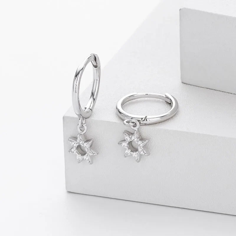 Aretes Estrella Calada con Zirconias