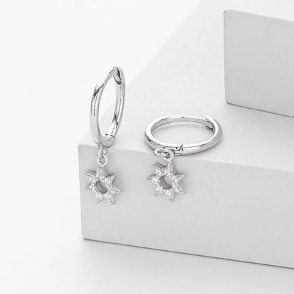 Aretes Estrella Calada con Zirconias
