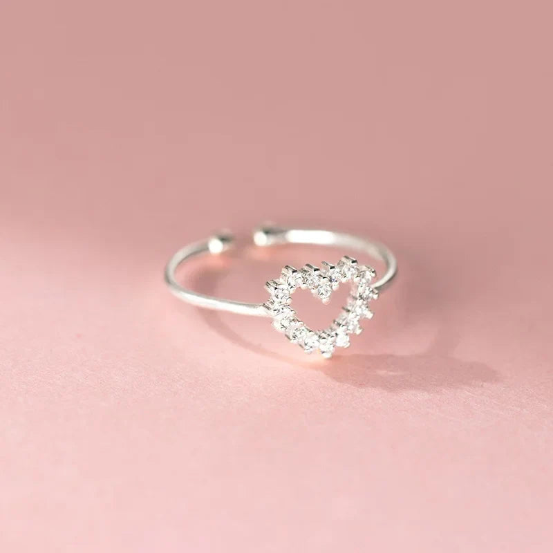 Anillo Abierto Corazón con Zirconias
