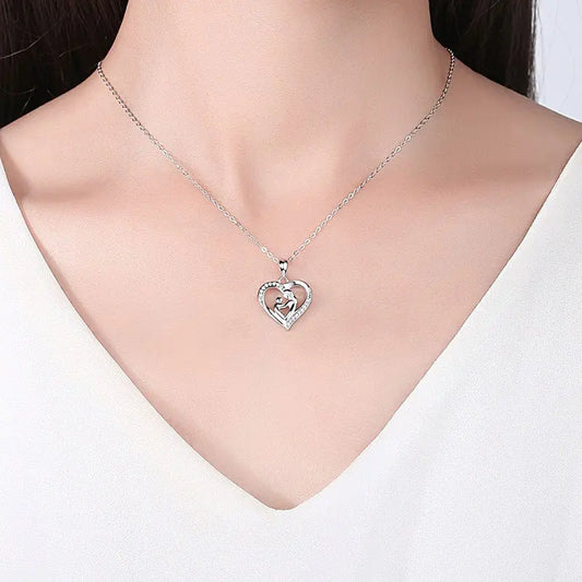 Collar Corazón Abrazo de Madre e Hijo