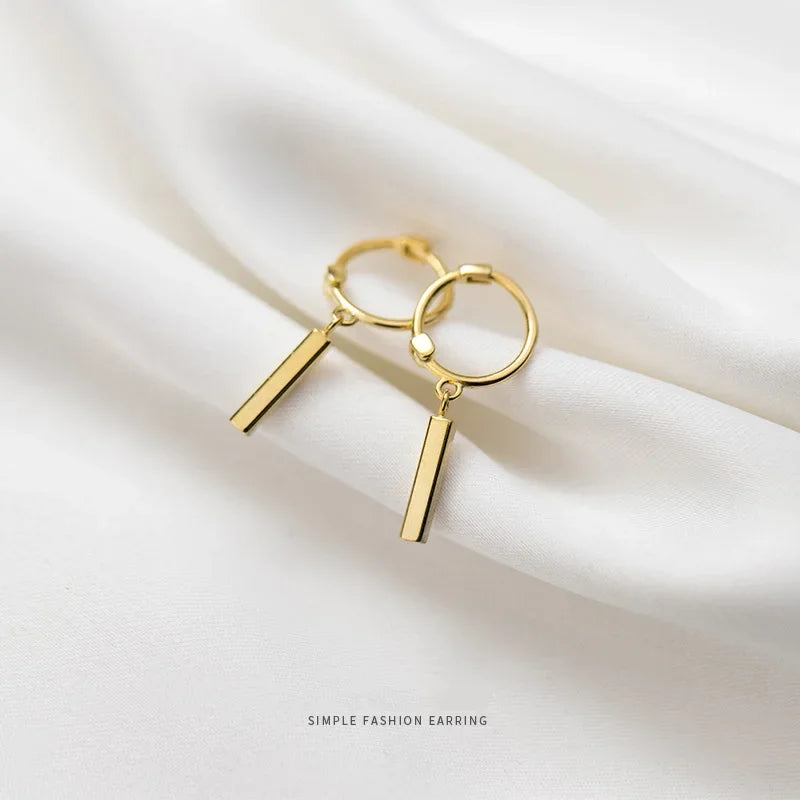 Arracadas con Barra Cuadrada Colgante