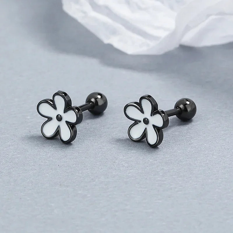 Aretes Flores en Blanco o Negro