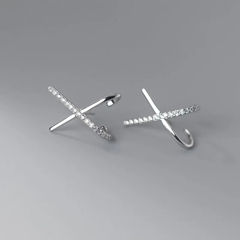 Aretes Cruz Delicada con Zirconias