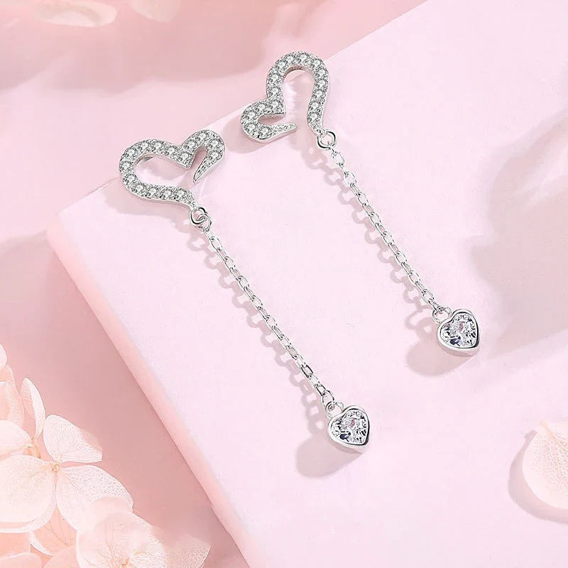 Aretes Asimétricos Corazón con Zirconias
