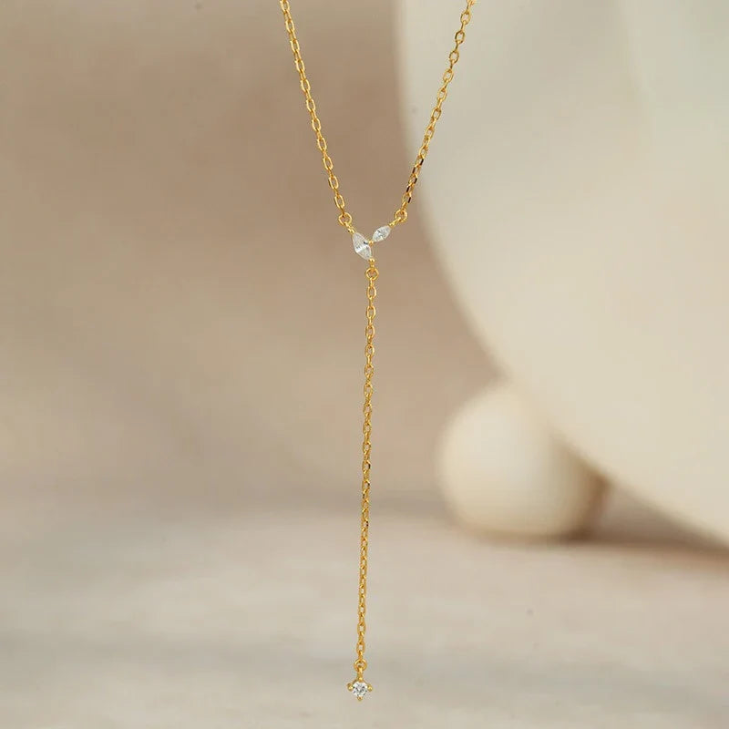 Collar en Y con Flecos y Zirconias