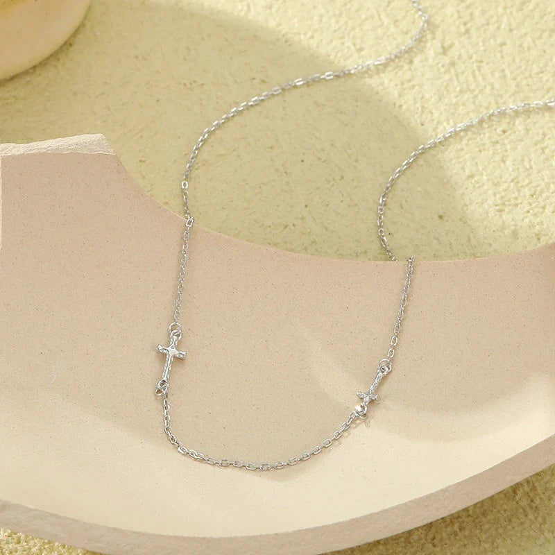 Collar en Capas con Cruz