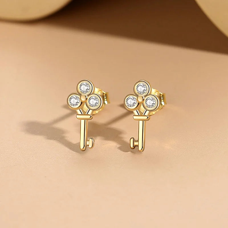 Aretes Llave con Zirconias
