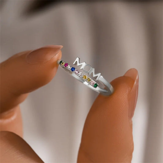 Anillo Ajustable Letras MOM con Zirconias