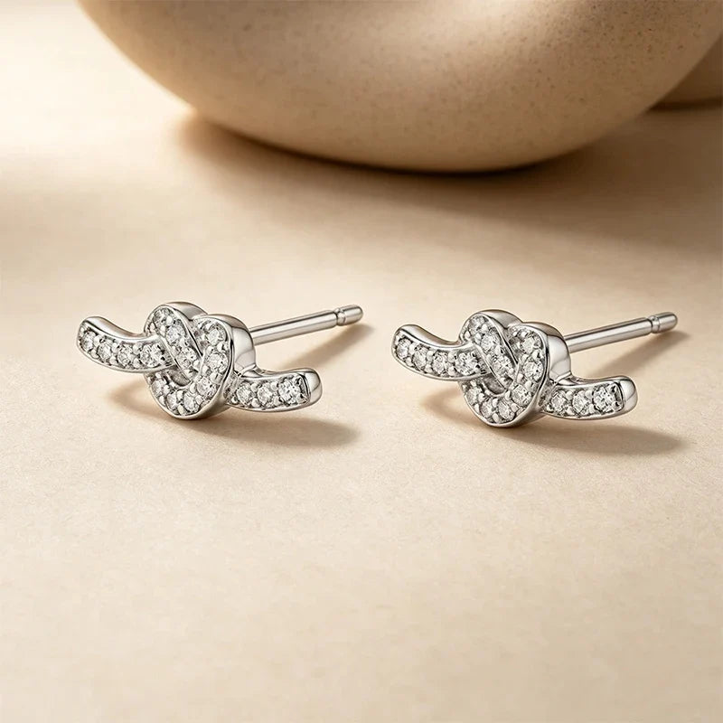 Aretes Nudo de Amor con Zirconia