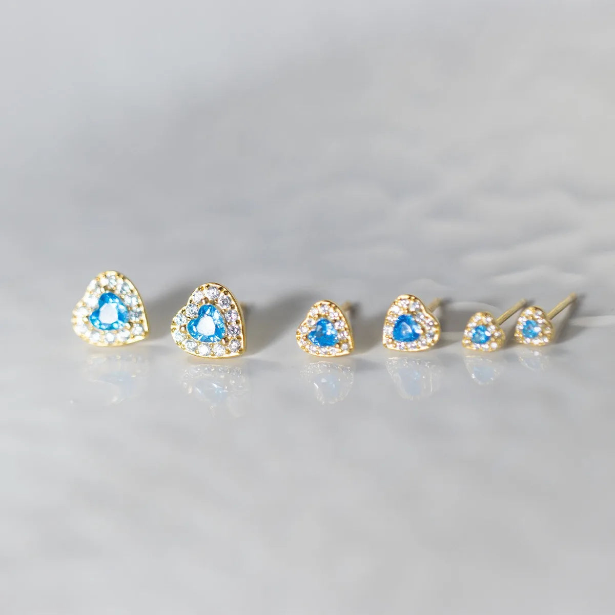 Aretes Corazón con Piedra Azul