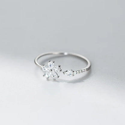 Anillo Abierto Flor con Zirconia en Gota