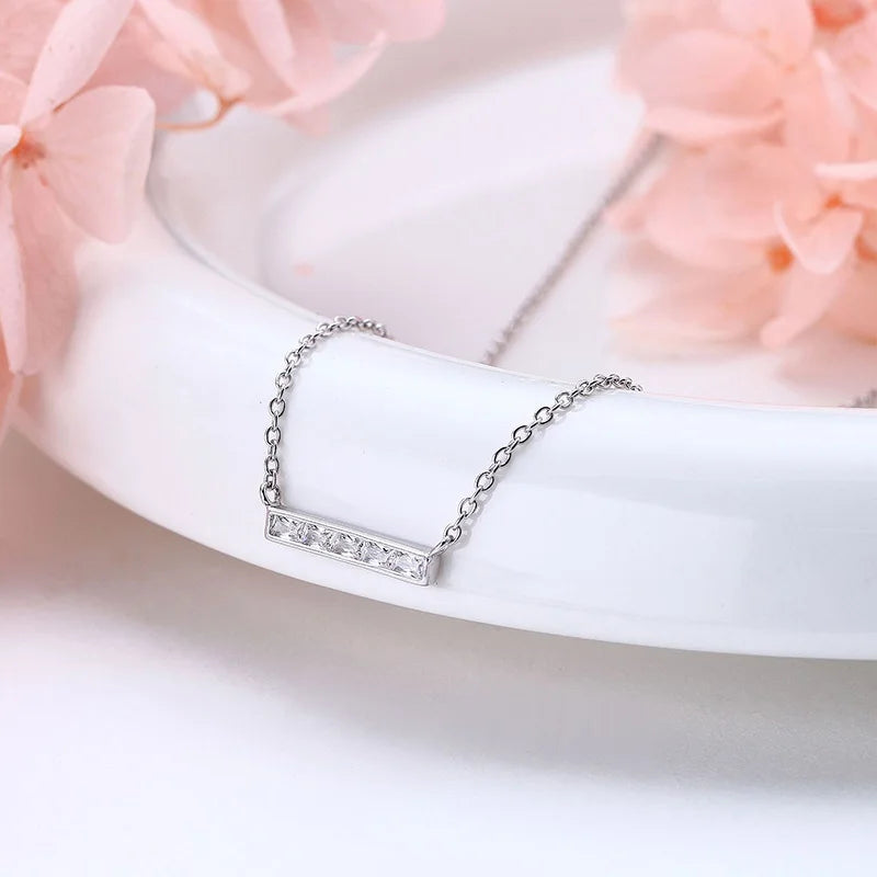 Collar Barra Cuadrada con Zirconias