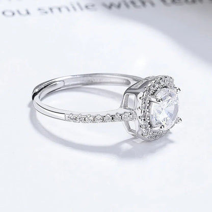 Anillo Ajustable con Zirconia Cuadrada