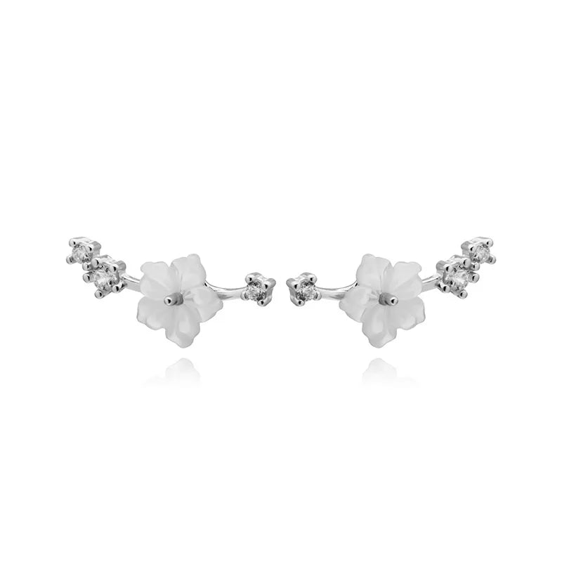 Aretes Flor de Concha con Zirconias