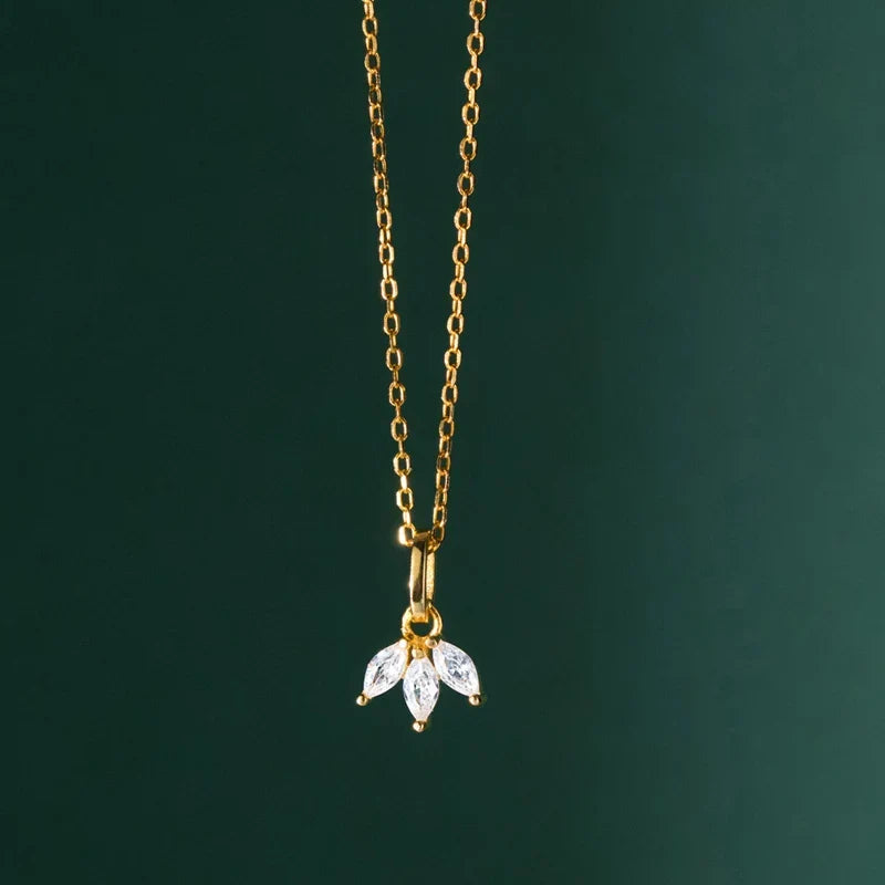 Collar con Dije de Hojas