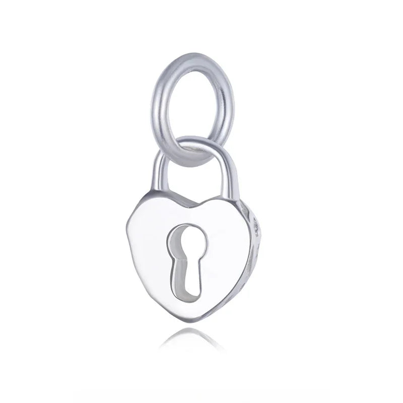 Dije Llave con Corazón en Cuatro Estilos