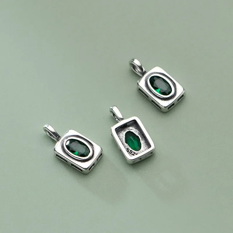 Dije Rectangular con Zirconia Verde