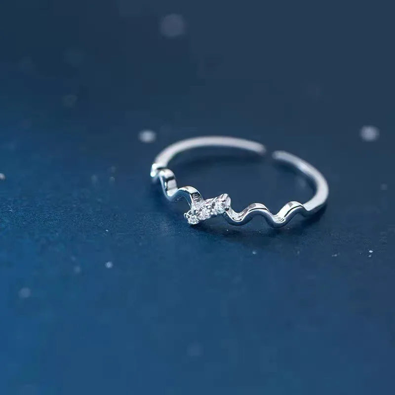 Anillo Curvo con Zirconias