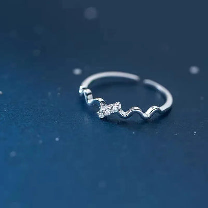 Anillo Curvo con Zirconias