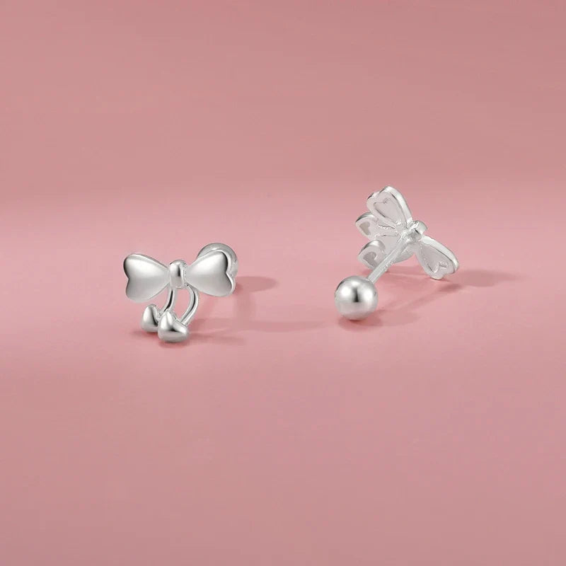 Aretes Moño con Corazón y Cierre de Rosca