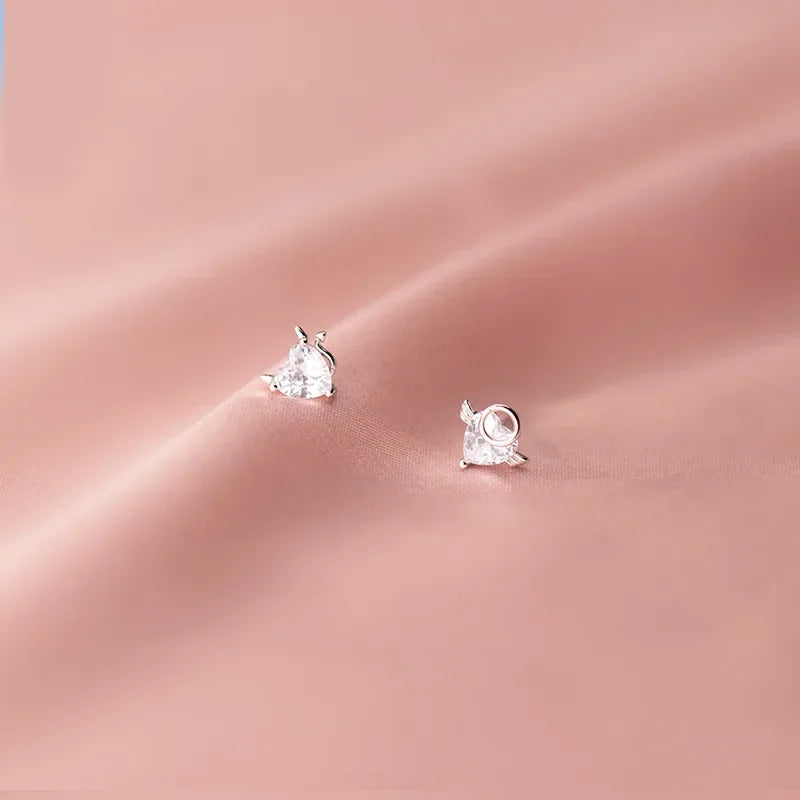 Aretes Corazón Asimétricos con Zirconias