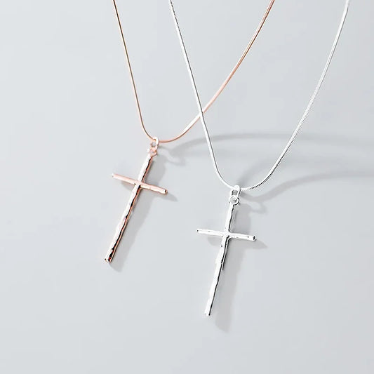 Collar Cruz Minimalista