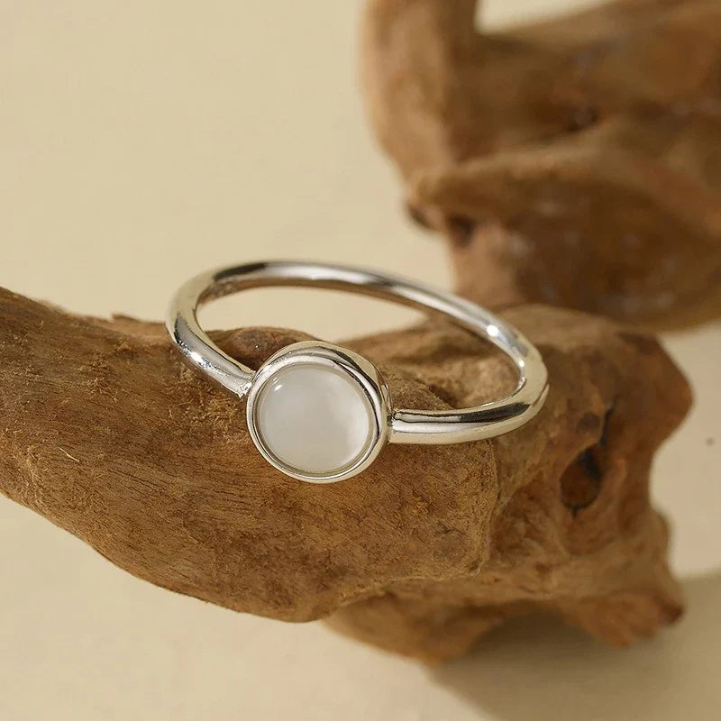 Anillo con Concha Blanca