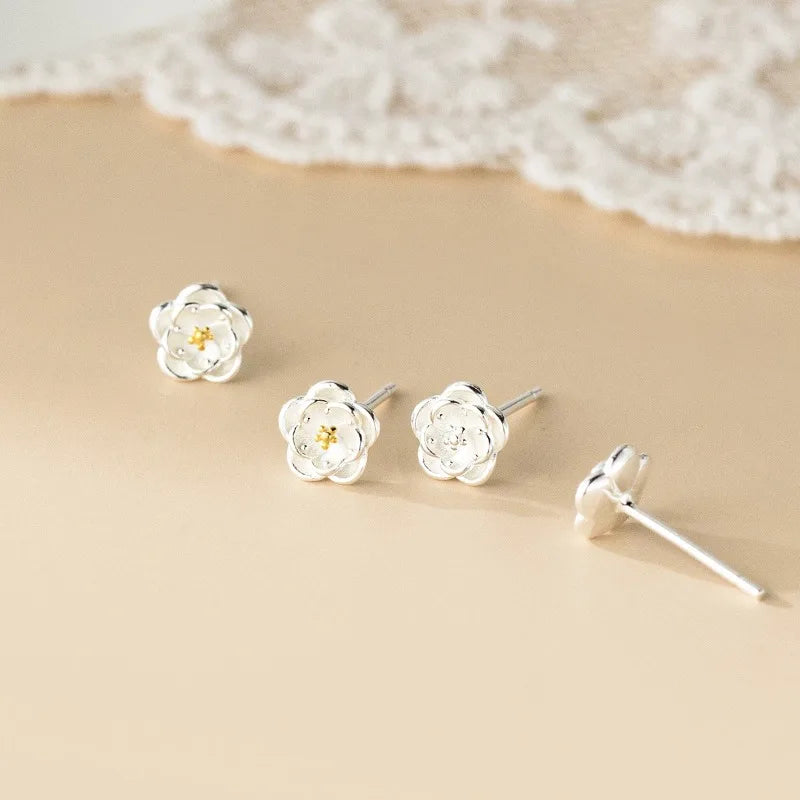 Aretes Flor de Camelia