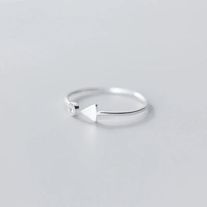 Anillo Abierto Círculo y Triángulo con Zirconias