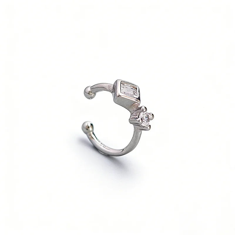 Aretes de Clip Curvos con Zirconias