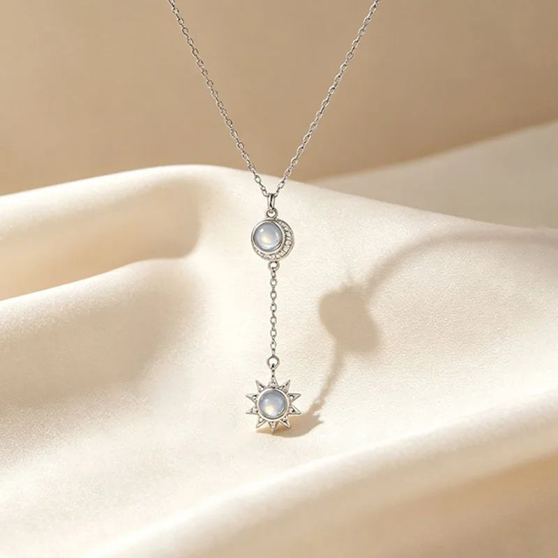 Collar Sol, Luna y Estrella con Piedra Luna