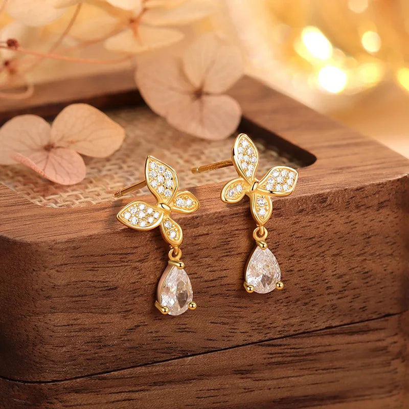 Aretes Colgantes Mariposa con Zirconias