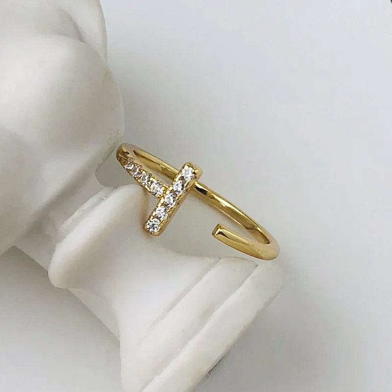 Anillo Abierto Líneas Geométricas con Zirconias