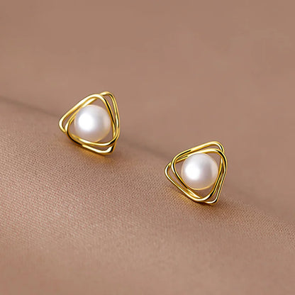 Aretes Triángulo con Perla