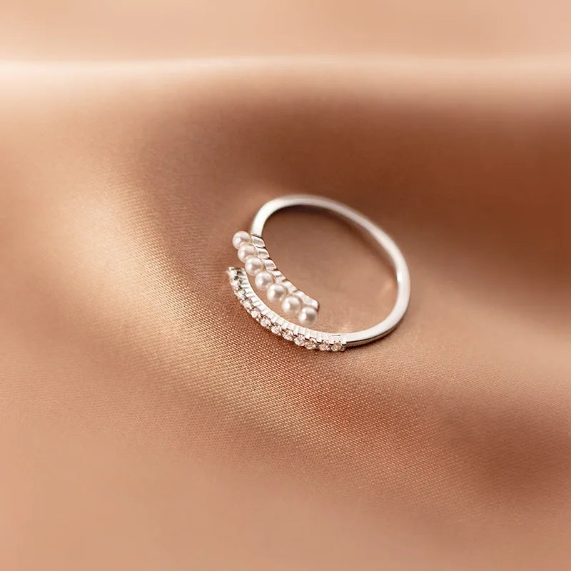 Anillo Perla de Agua Dulce con Zirconias
