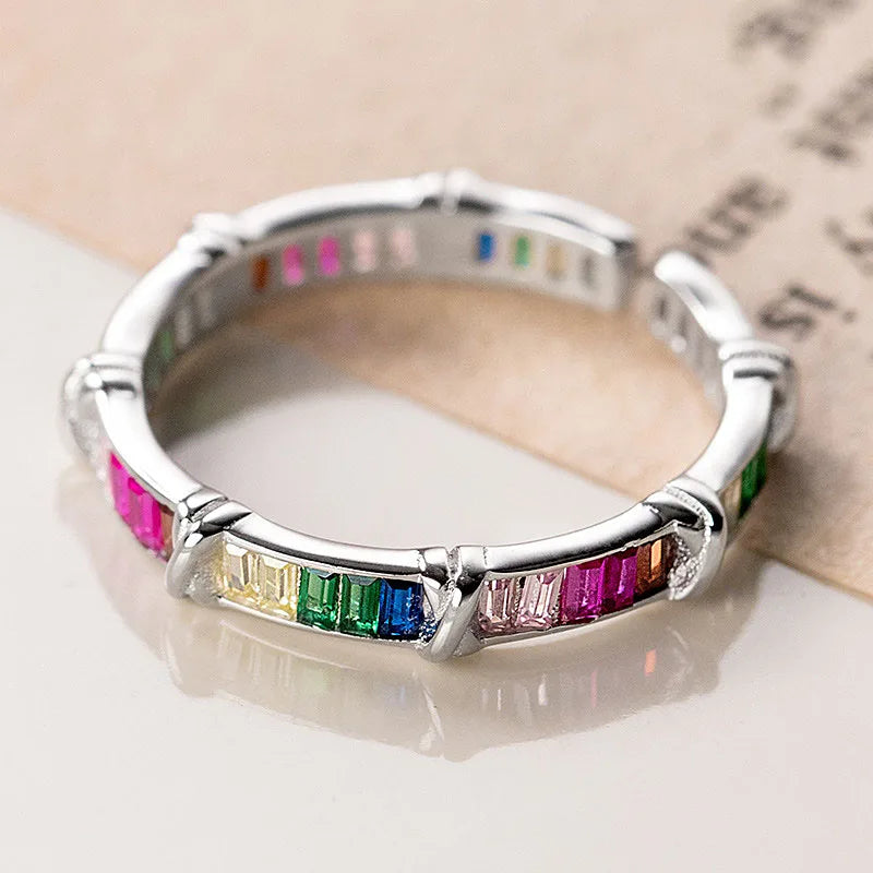 Anillo Abierto con Zirconias de Color
