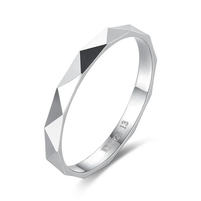Anillo Triángulo Minimalista