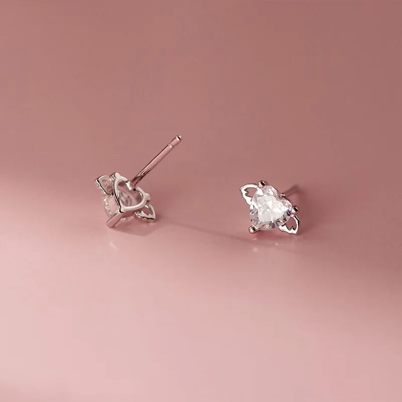 Aretes Corazón con Alas y Zirconias
