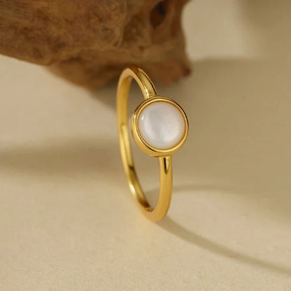 Anillo con Concha Blanca