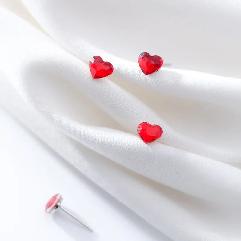 Aretes Corazón con Zirconia Roja