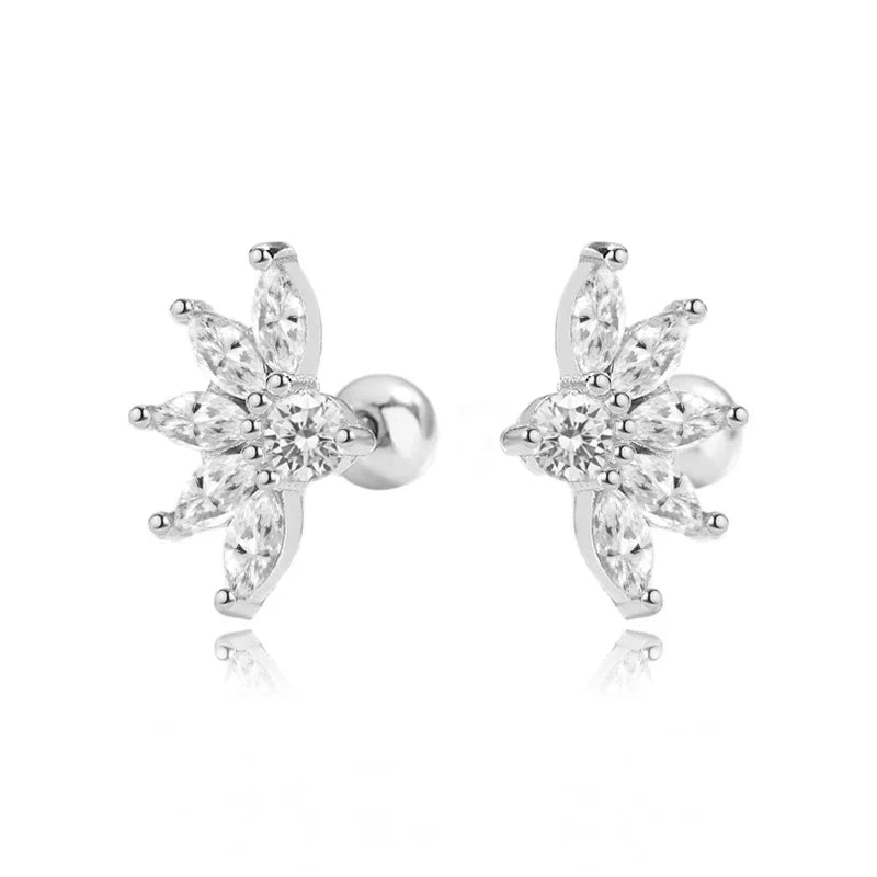 Aretes Flor con Zirconias Transparentes