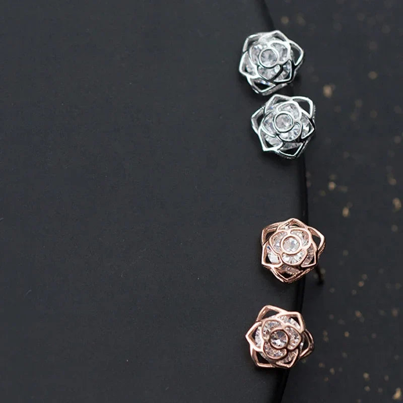 Aretes Forma de Rosa con Zirconias